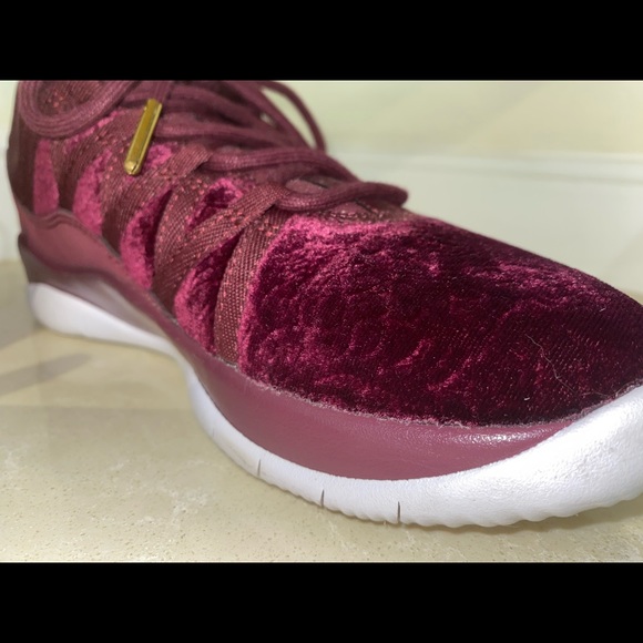 Nike Jordan Deca Fly Premium HC GG auburn velvet and gold - Picture 5 of 9